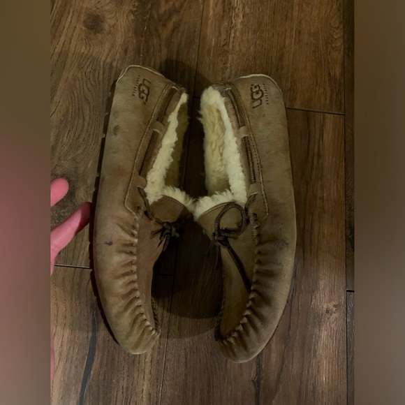 Women’s Size 9 UGG Slippers in Chestnut Color. - Picture 2 of 9